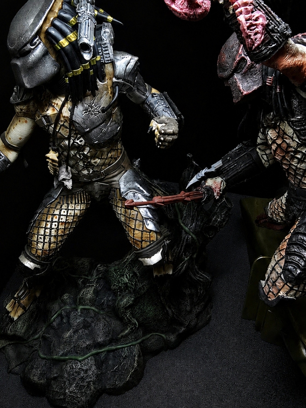 Predator Statues Figures - Picture 4 of 4
